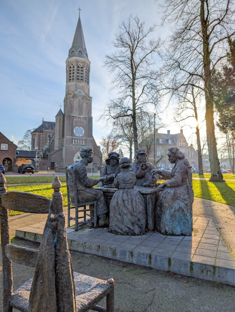 The Potato Eaters sculpture in the morning 2024-12-01